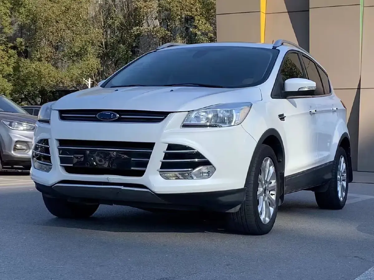 2013 Ford Kuga 2.0T 242HP L4 6AT