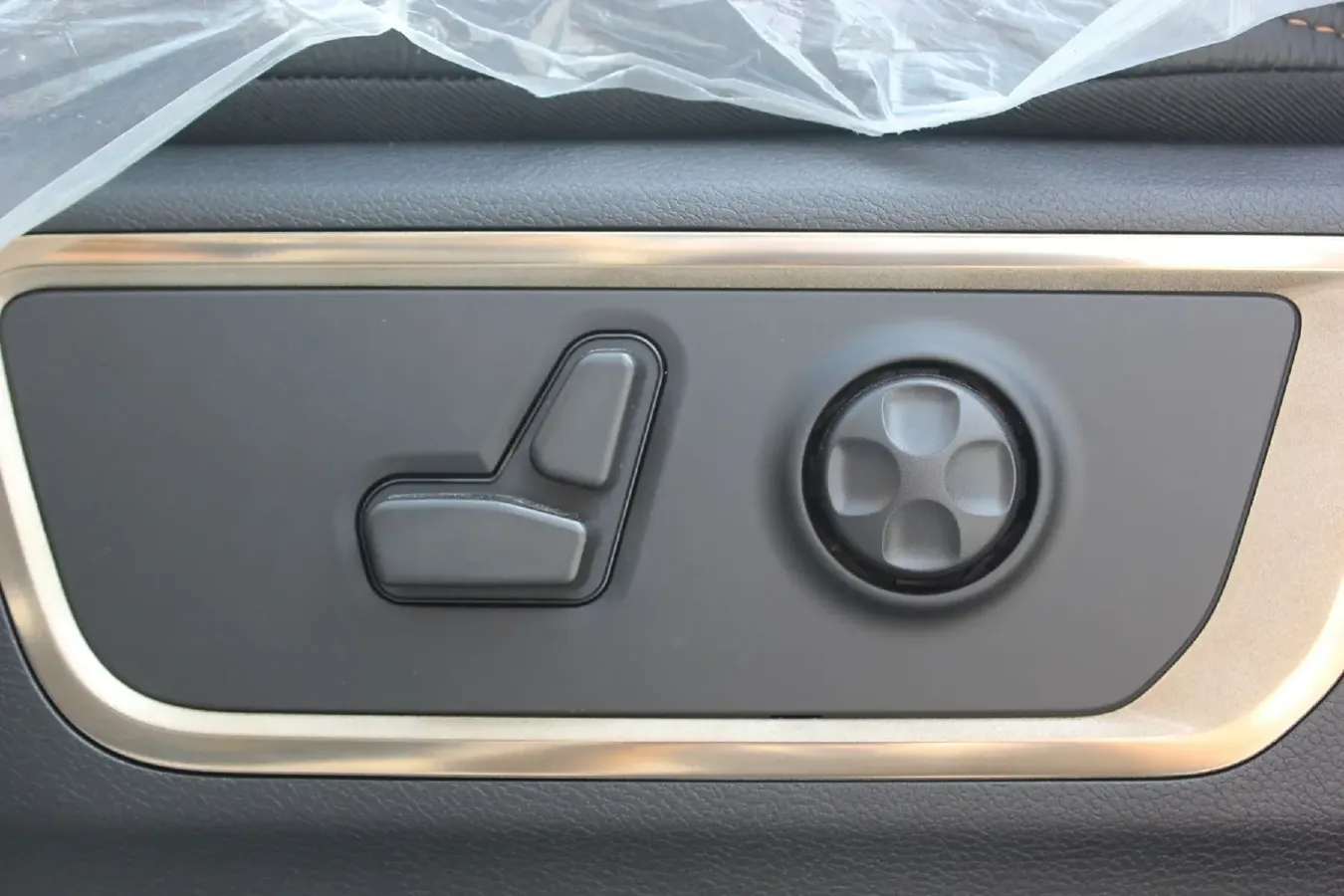 2011 RAM Trucks 5.7L 395HP V8 5AT,autocango,china used car exporter,china ev exporter,chinese used car exporter,chinese used ev exporter