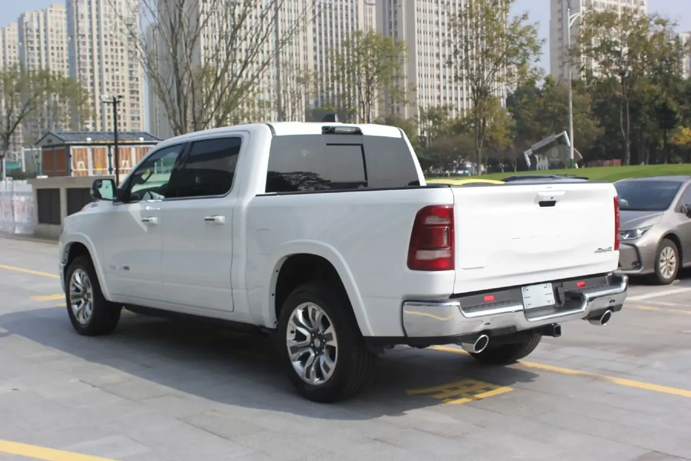 2011 RAM Trucks 5.7L 395HP V8 5AT,autocango,china used car exporter,china ev exporter,chinese used car exporter,chinese used ev exporter