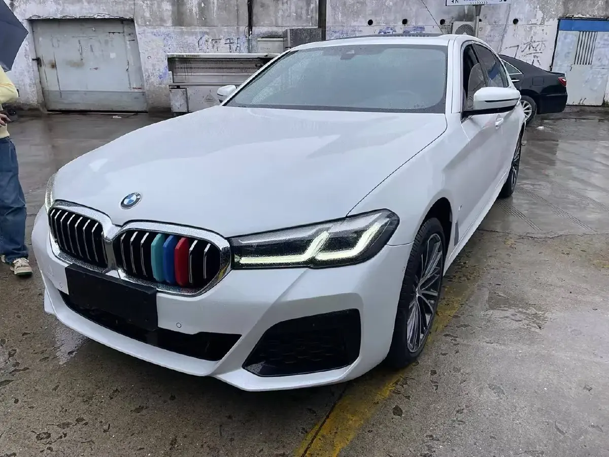 2022 BMW 5 Series 2.0T 252HP L4 8AT