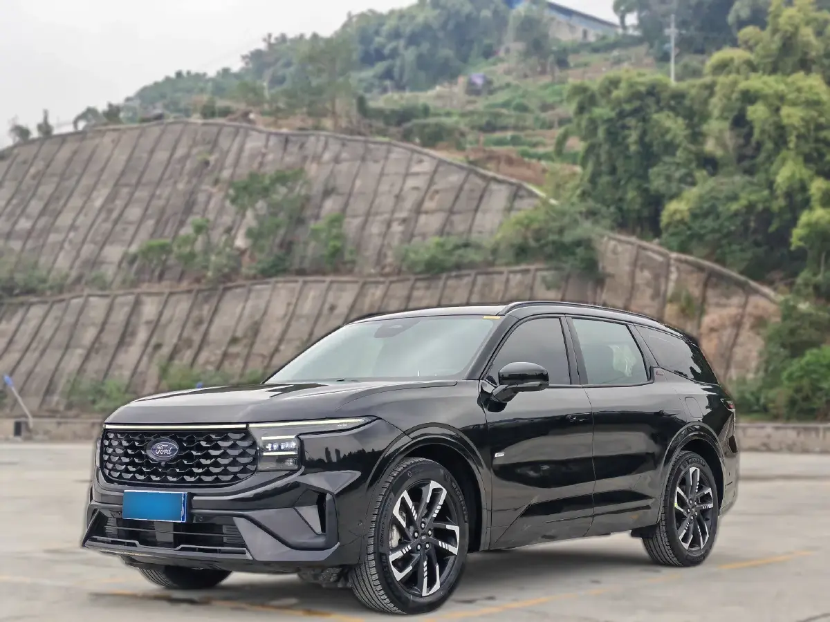 2023 Ford Edge 2.0T 275HP L4 E-CVT Hybrid