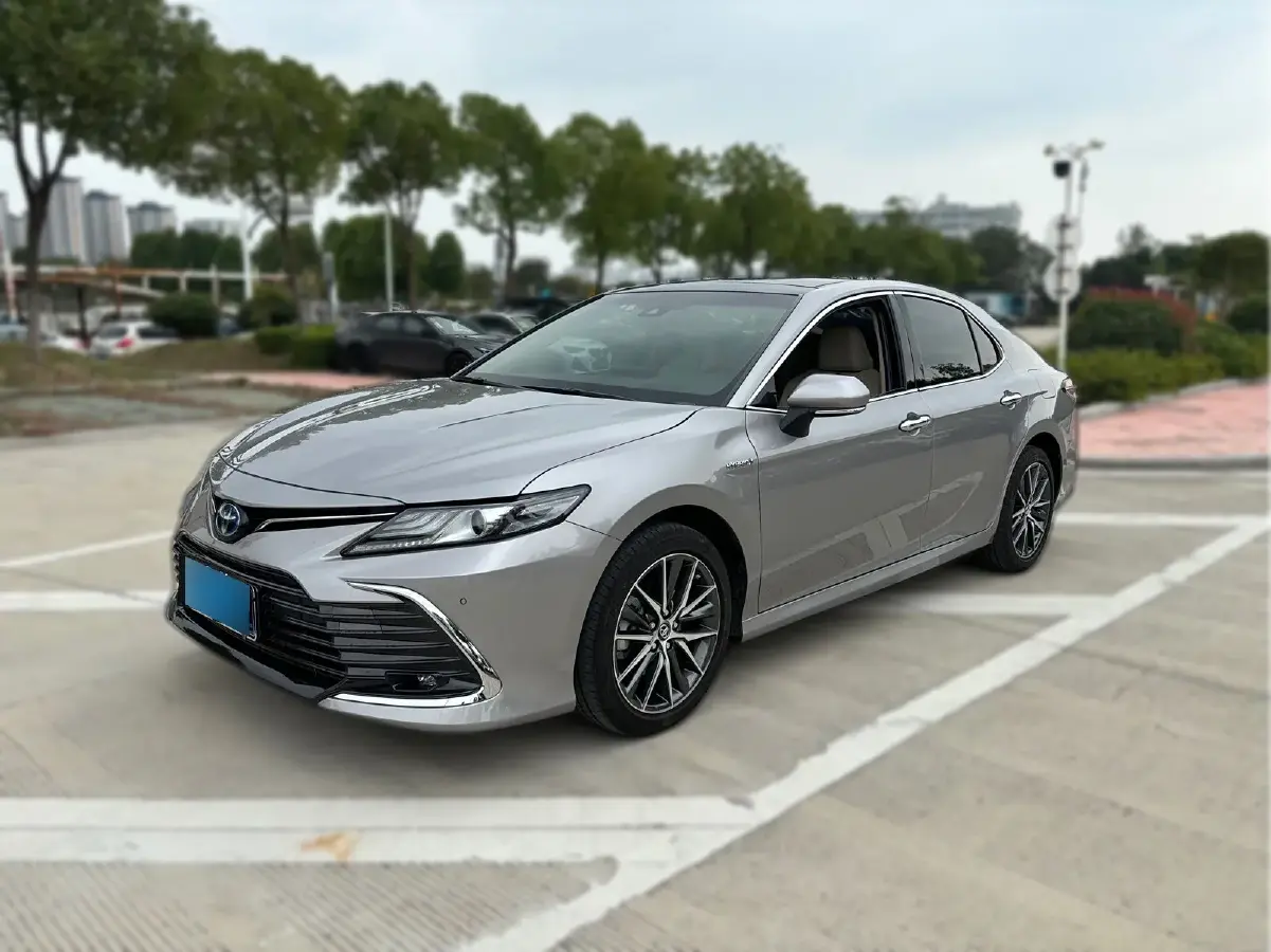 2021 Toyota Camry 2.5L 178HP L4 E-CVT Hybrid
