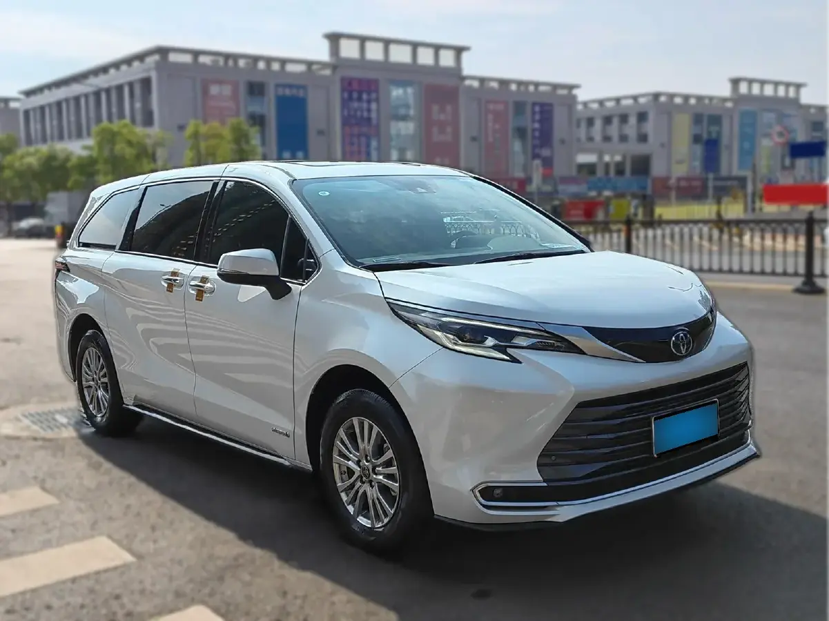 2021 Toyota Sienna 2.5L 192HP L4 E-CVT Hybrid