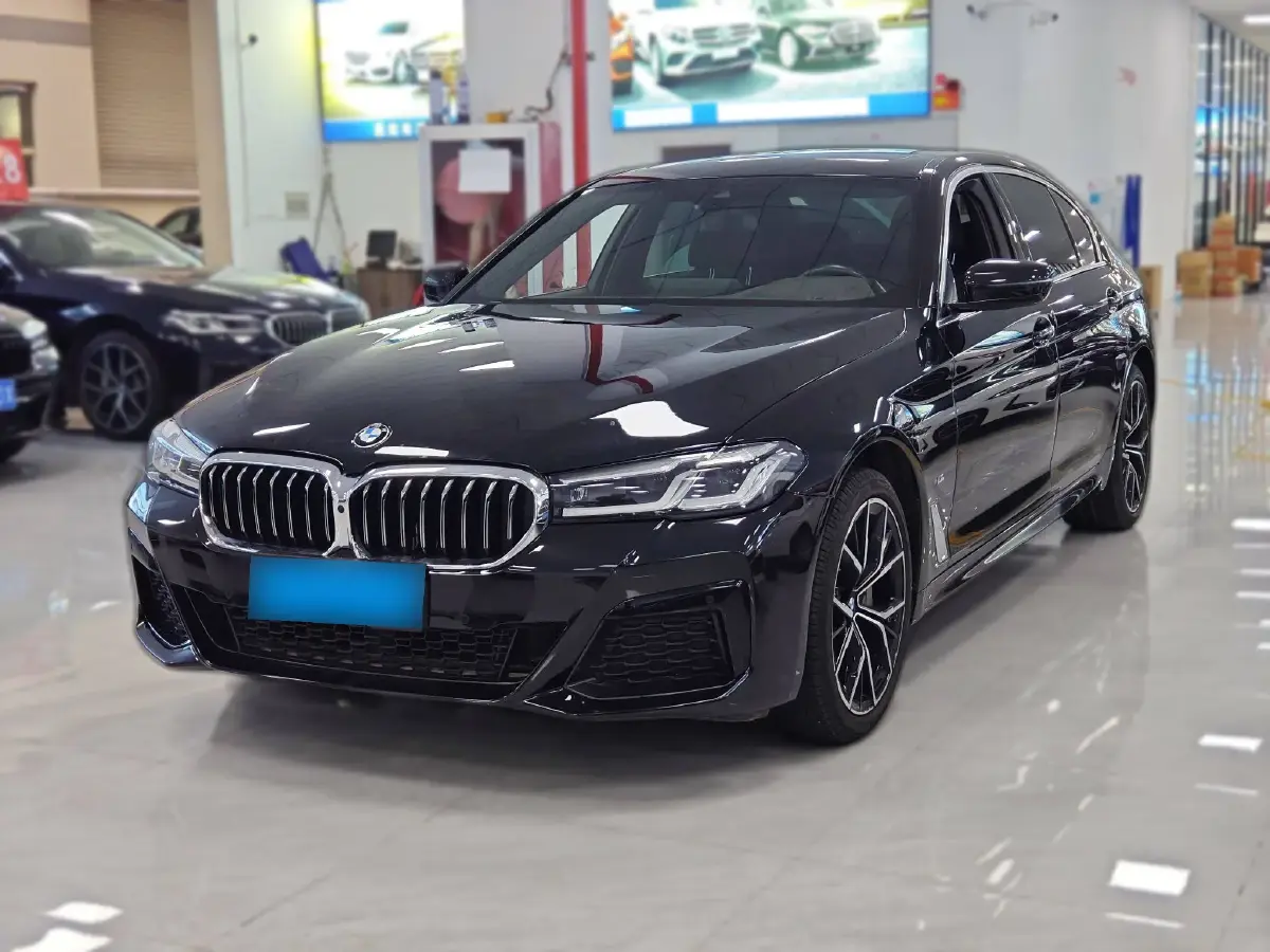 2022 BMW 5 Series 2.0T 252HP L4 8AT