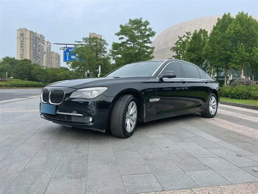 2011 BMW 7 Series 3.0L 258HP L6 6AT