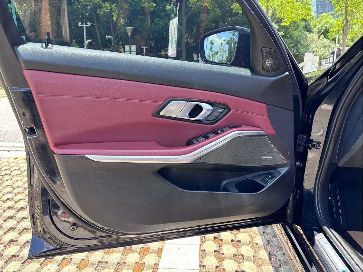 2022 BMW 3 Series 2.0T 184HP L4 8AT,autocango,china used car exporter,china ev exporter,chinese used car exporter,chinese used ev exporter