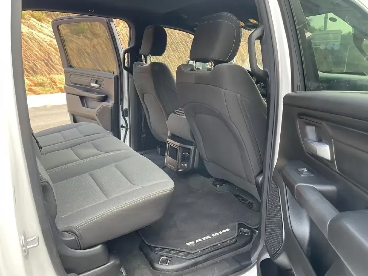 2011 RAM Trucks 5.7L 395HP V8 5AT,autocango,china used car exporter,china ev exporter,chinese used car exporter,chinese used ev exporter