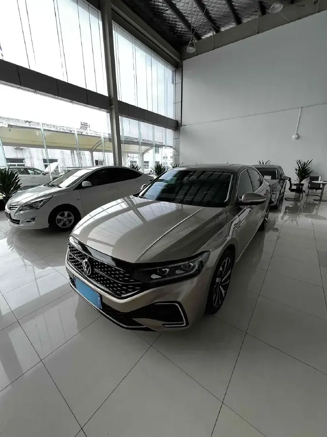 2022 Volkswagen Passat 2.0T 186HP L4 7DCT