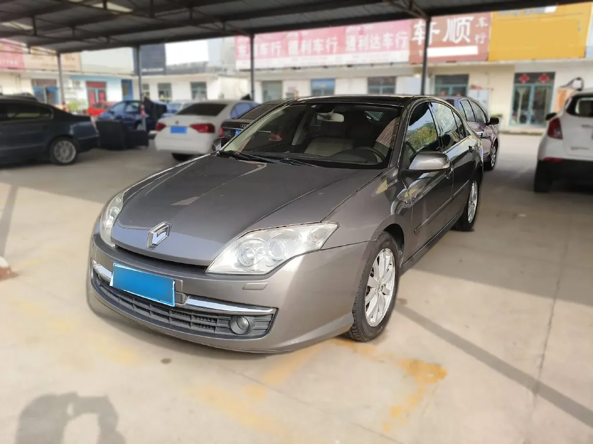 2009 Renault Laguna 2.0T 170HP L4 6AT,autocango,china used car exporter,china ev exporter,chinese used car exporter,chinese used ev exporter