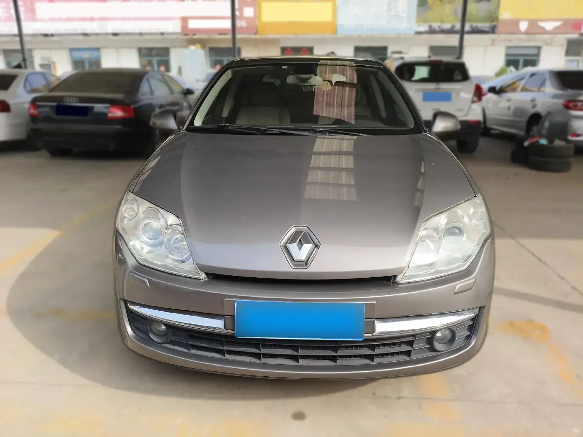 2009 Renault Laguna 2.0T 170HP L4 6AT