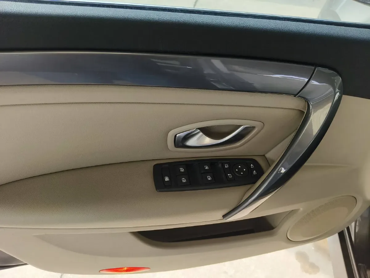 2009 Renault Laguna 2.0T 170HP L4 6AT,autocango,china used car exporter,china ev exporter,chinese used car exporter,chinese used ev exporter