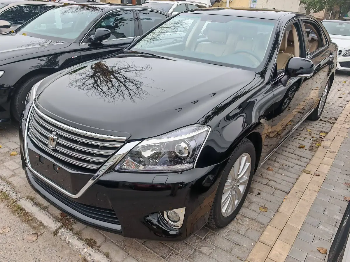 2012 Toyota Crown 2.5L 193HP V6 6AT