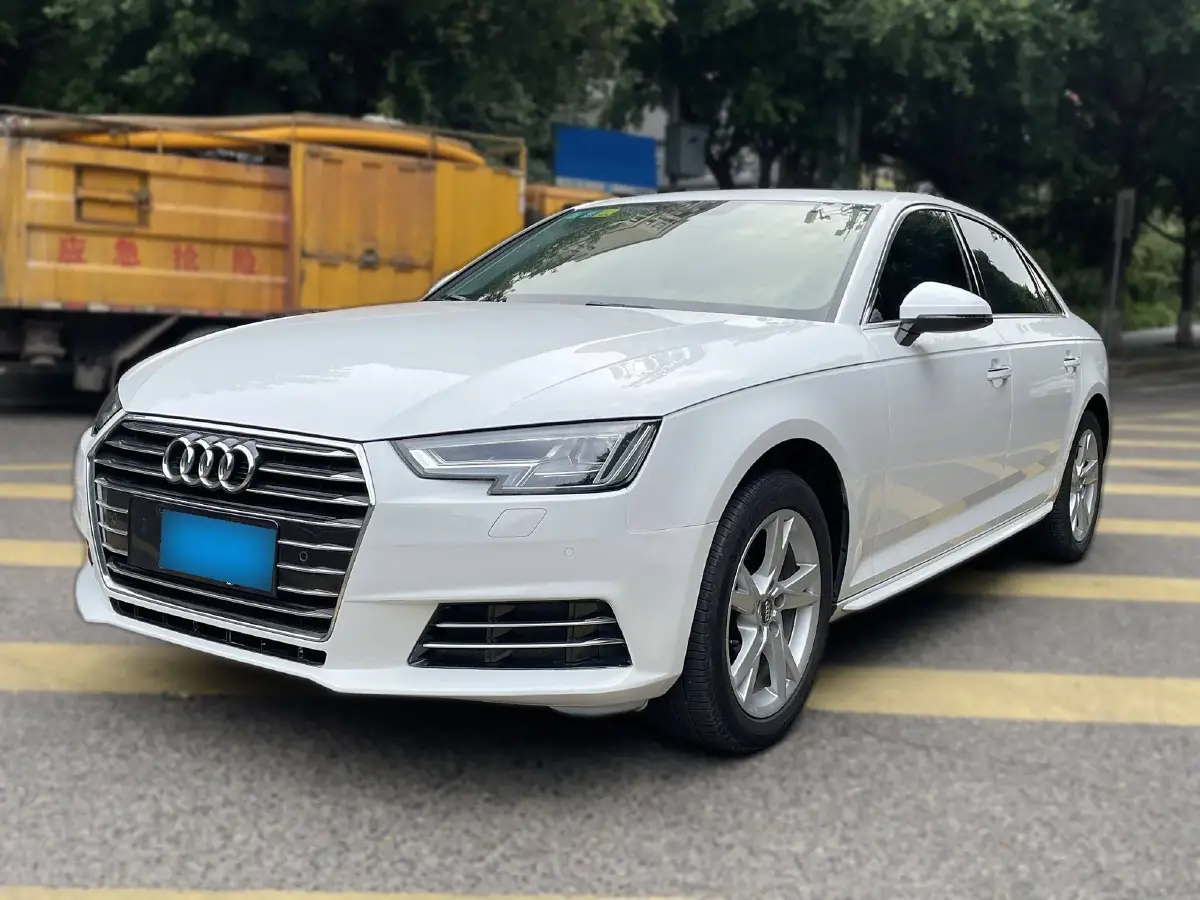 2018 Audi A4L 2.0T 190HP L4 7DCT