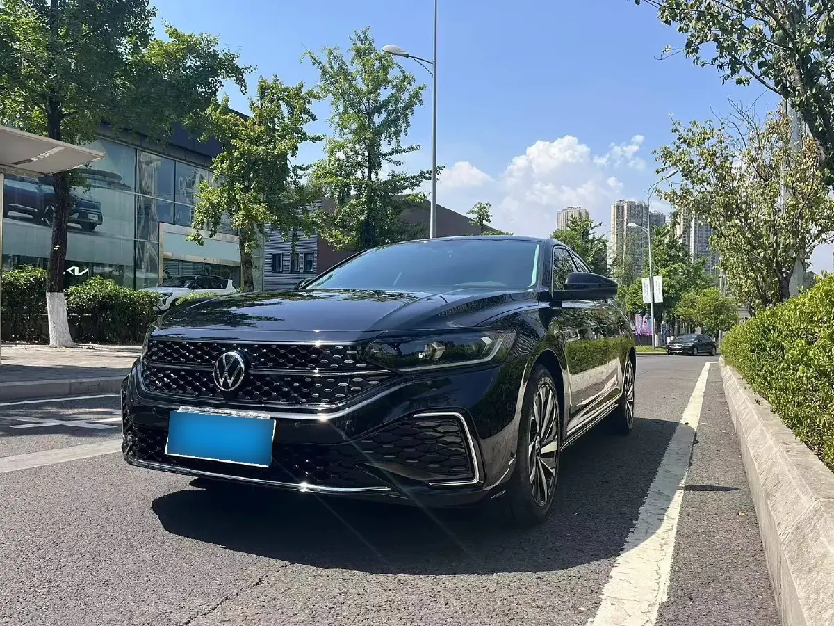 2022 Volkswagen Passat 2.0T 186HP L4 7DCT