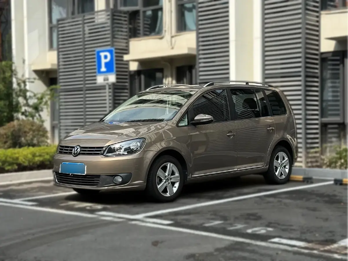 2015 Volkswagen Touran 1.4T 131HP L4 5MT