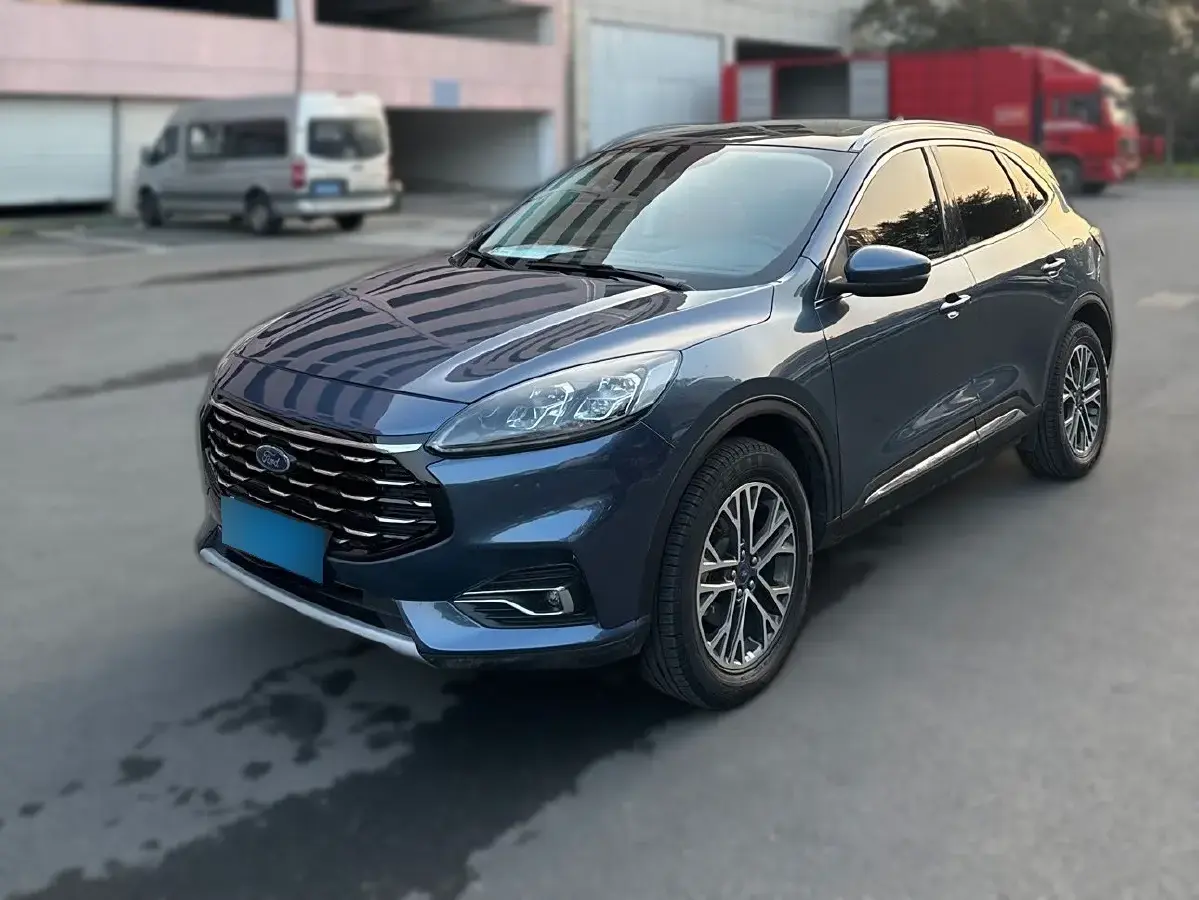 2020 Ford Escape 2.0T 248HP L4 8AT