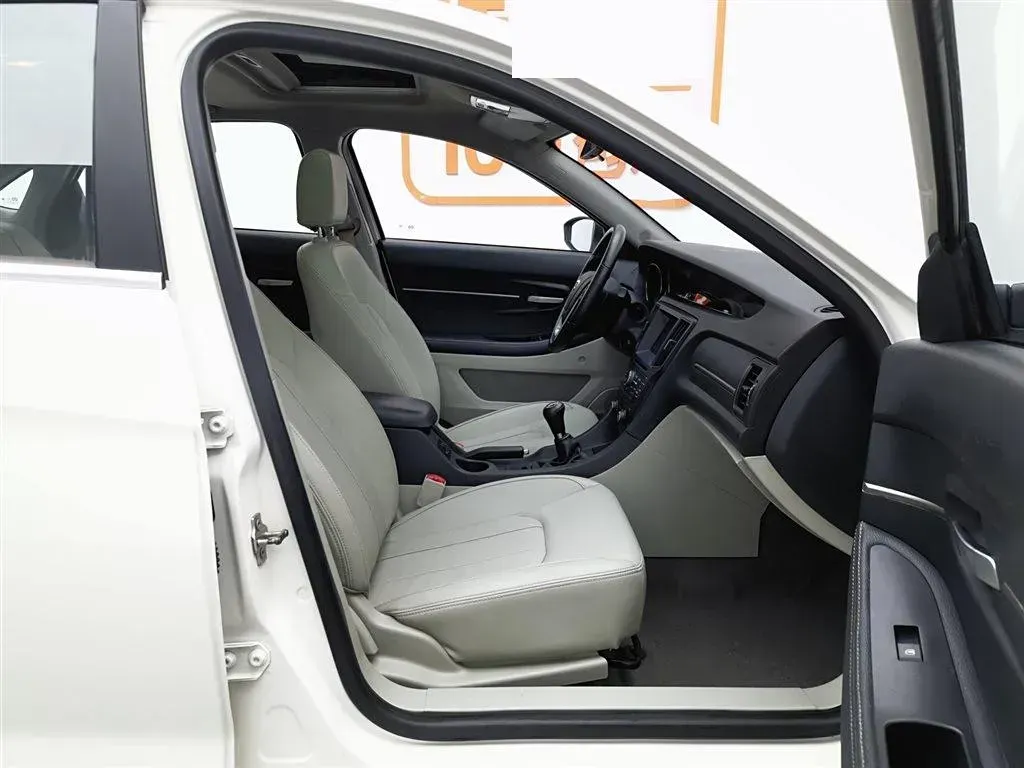 2015 BeiJing Auto Senova D50 1.5L 113HP L4 5MT,autocango,china used car exporter,china ev exporter,chinese used car exporter,chinese used ev exporter