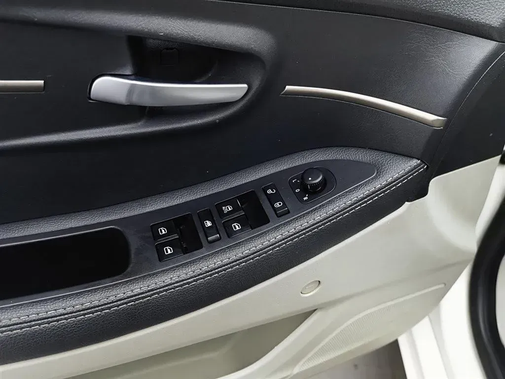 2015 BeiJing Auto Senova D50 1.5L 113HP L4 5MT,autocango,china used car exporter,china ev exporter,chinese used car exporter,chinese used ev exporter