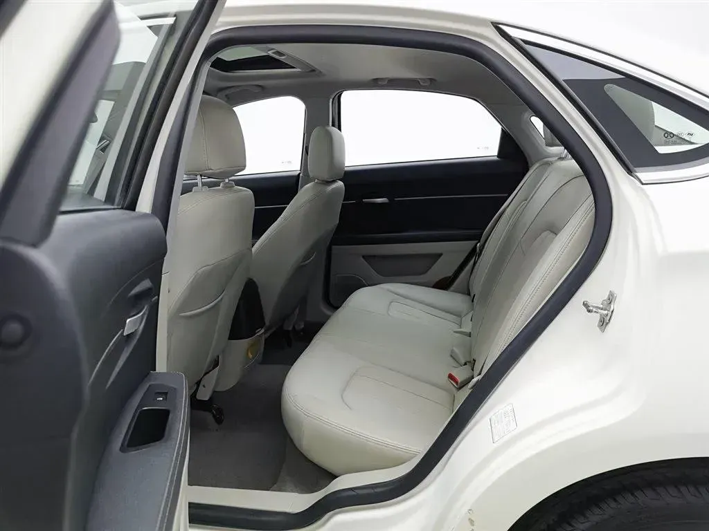 2015 BeiJing Auto Senova D50 1.5L 113HP L4 5MT,autocango,china used car exporter,china ev exporter,chinese used car exporter,chinese used ev exporter