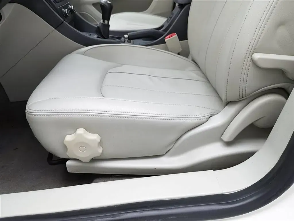 2015 BeiJing Auto Senova D50 1.5L 113HP L4 5MT,autocango,china used car exporter,china ev exporter,chinese used car exporter,chinese used ev exporter