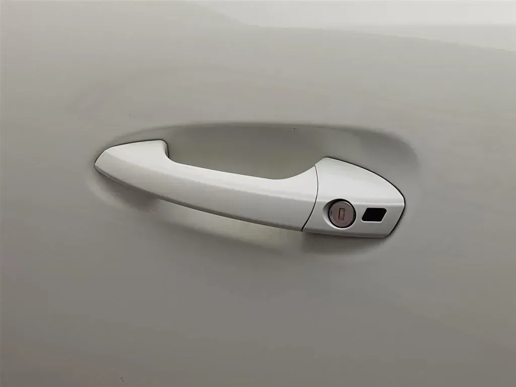 2011 Mercedes-Benz SLK Class 1.8T 184HP L4 7AT,autocango,china used car exporter,china ev exporter,chinese used car exporter,chinese used ev exporter