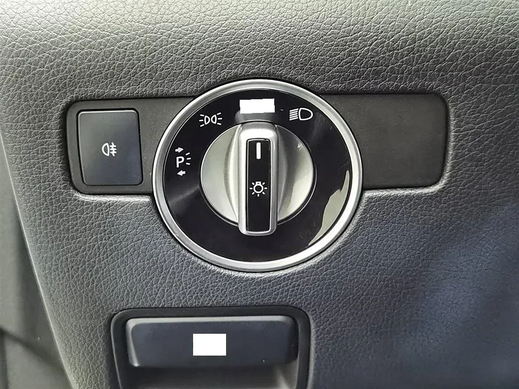 2011 Mercedes-Benz SLK Class 1.8T 184HP L4 7AT,autocango,china used car exporter,china ev exporter,chinese used car exporter,chinese used ev exporter