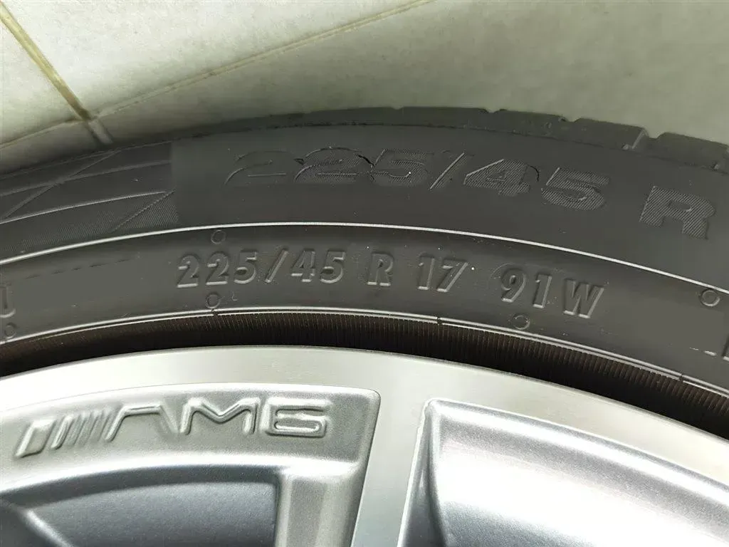 2011 Mercedes-Benz SLK Class 1.8T 184HP L4 7AT,autocango,china used car exporter,china ev exporter,chinese used car exporter,chinese used ev exporter