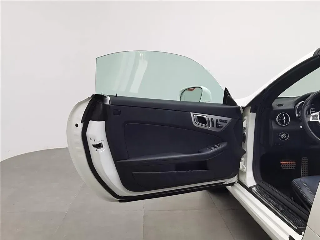 2011 Mercedes-Benz SLK Class 1.8T 184HP L4 7AT,autocango,china used car exporter,china ev exporter,chinese used car exporter,chinese used ev exporter