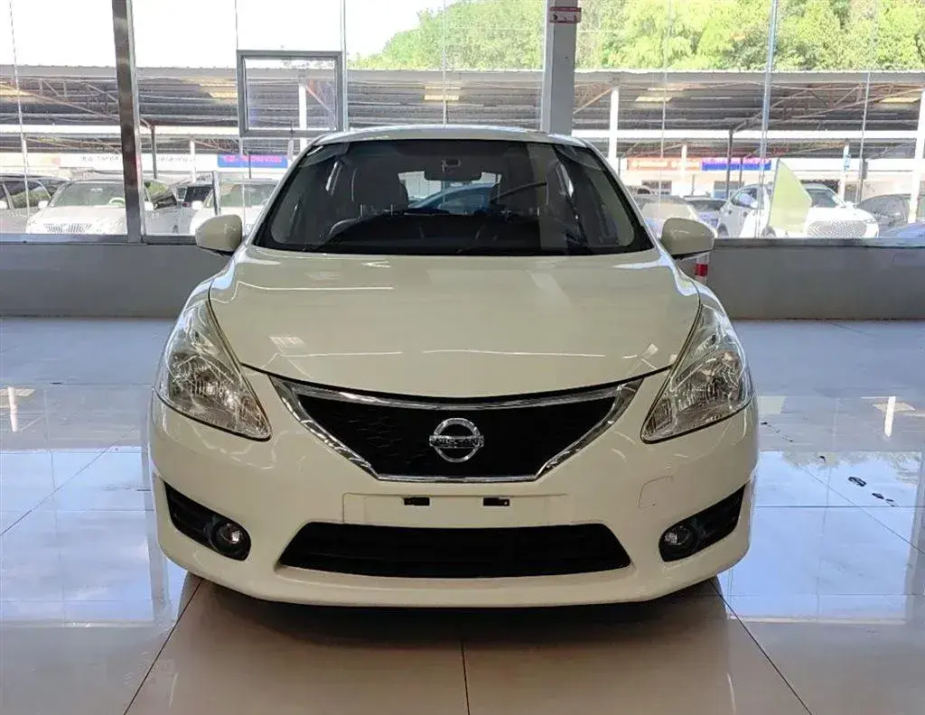 2014 Nissan Tiida 1.6L 126HP L4 CVT