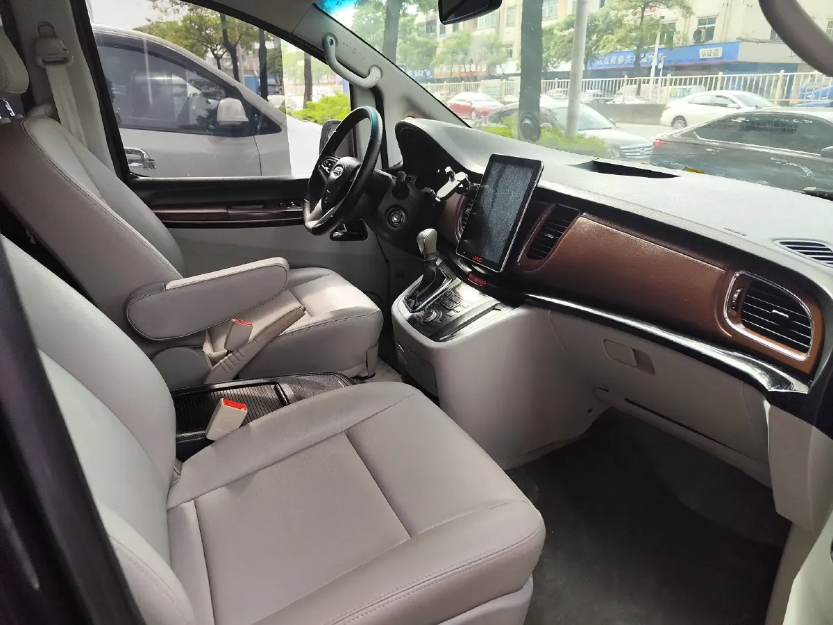 2021 JAC Refine M5 2.0T 150HP L4 6MT,autocango,china used car exporter,china ev exporter,chinese used car exporter,chinese used ev exporter