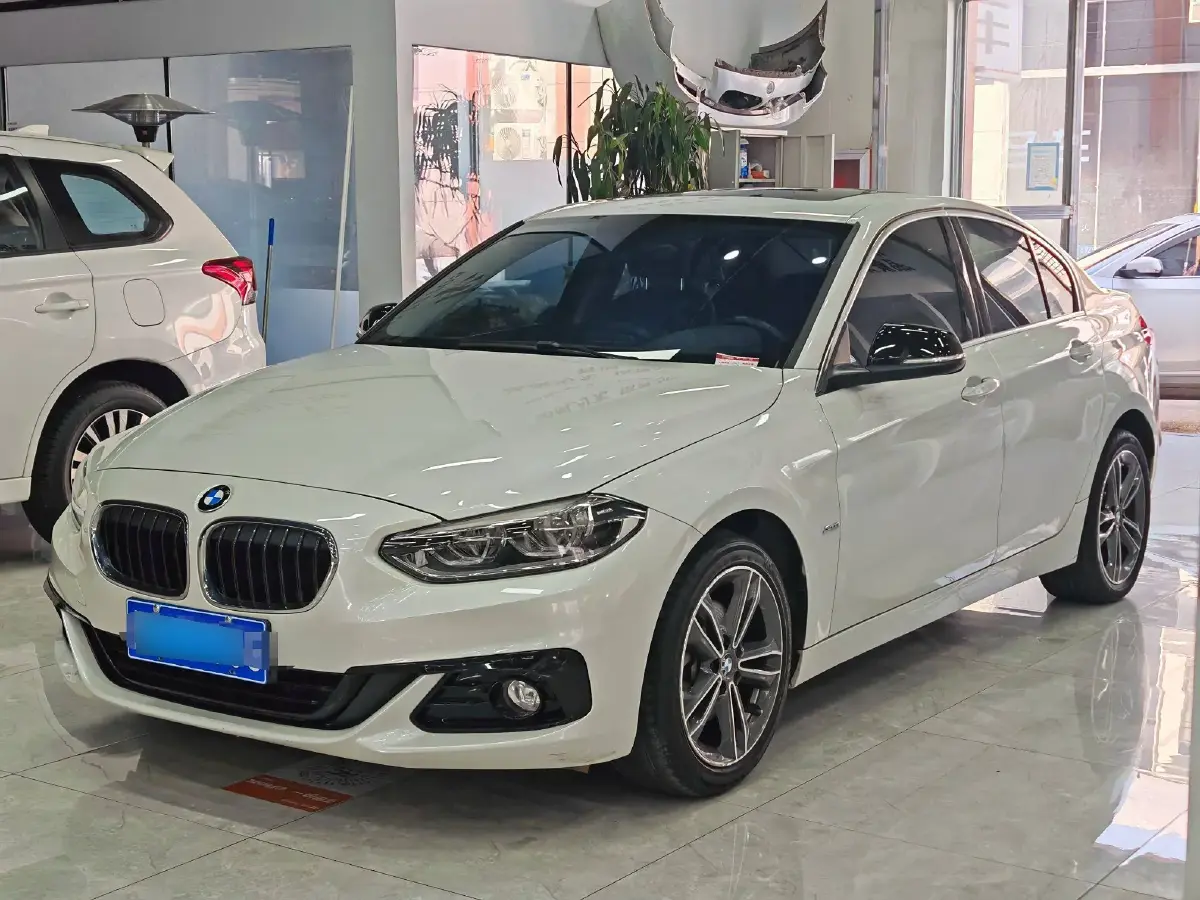 2017 BMW 1 Series 1.5T 136HP L3 6AT