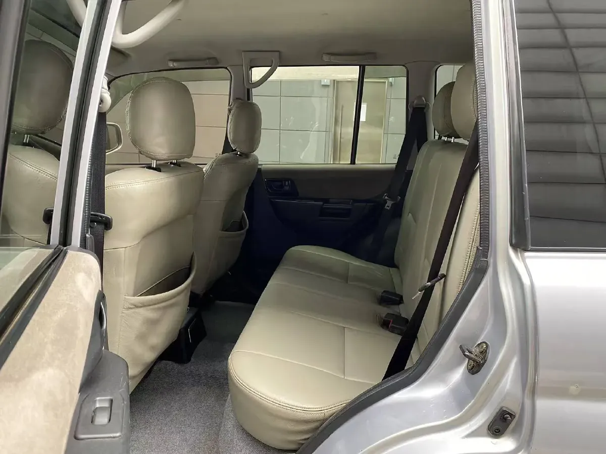 2009 Leopaard FeiTeng 2.0L 121HP L4 5MT,autocango,china used car exporter,china ev exporter,chinese used car exporter,chinese used ev exporter