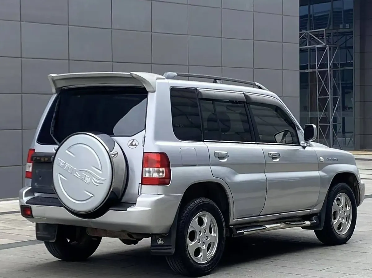 2009 Leopaard FeiTeng 2.0L 121HP L4 5MT,autocango,china used car exporter,china ev exporter,chinese used car exporter,chinese used ev exporter