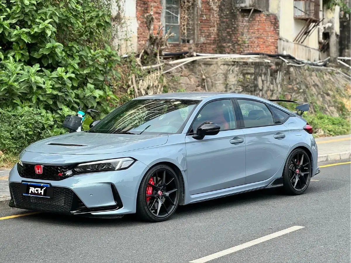 2023 Honda Civic 2.0T 300HP L4 6MT