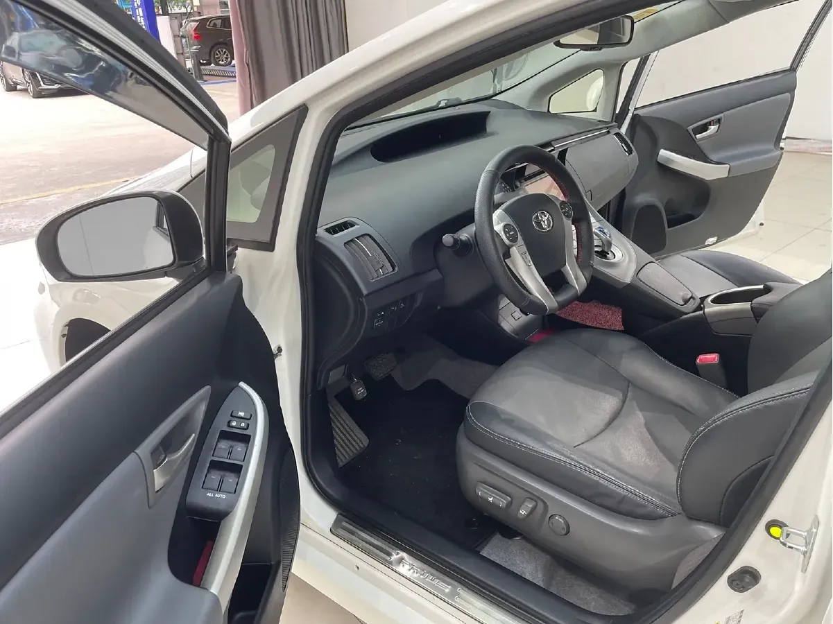 2012 Toyota Prius 1.8L 99HP L4 E-CVT Hybrid,autocango,china used car exporter,china ev exporter,chinese used car exporter,chinese used ev exporter