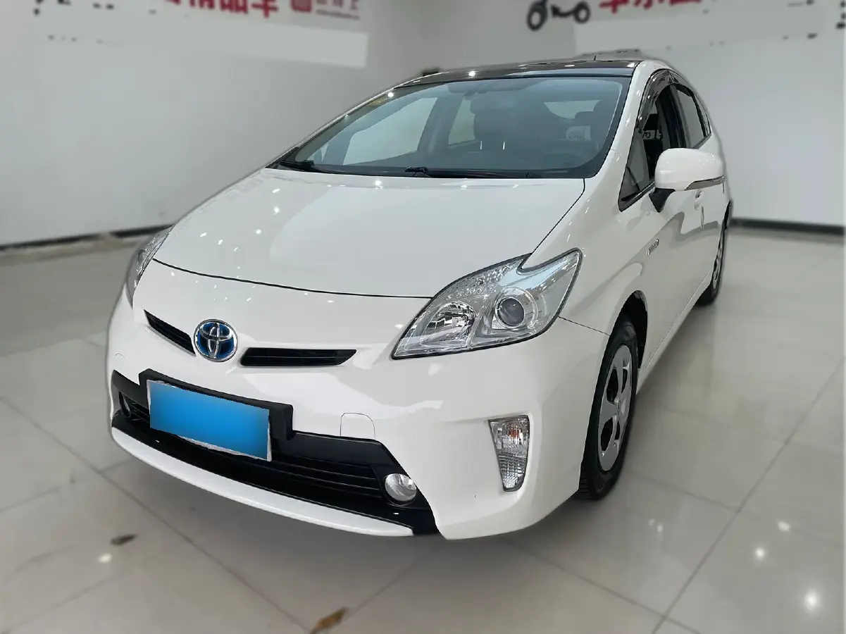 2012 Toyota Prius 1.8L 99HP L4 E-CVT Hybrid