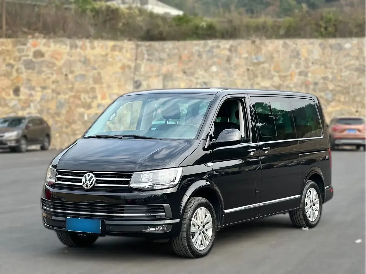 2017 Volkswagen Multivan 2.0T 204HP L4 7DCT