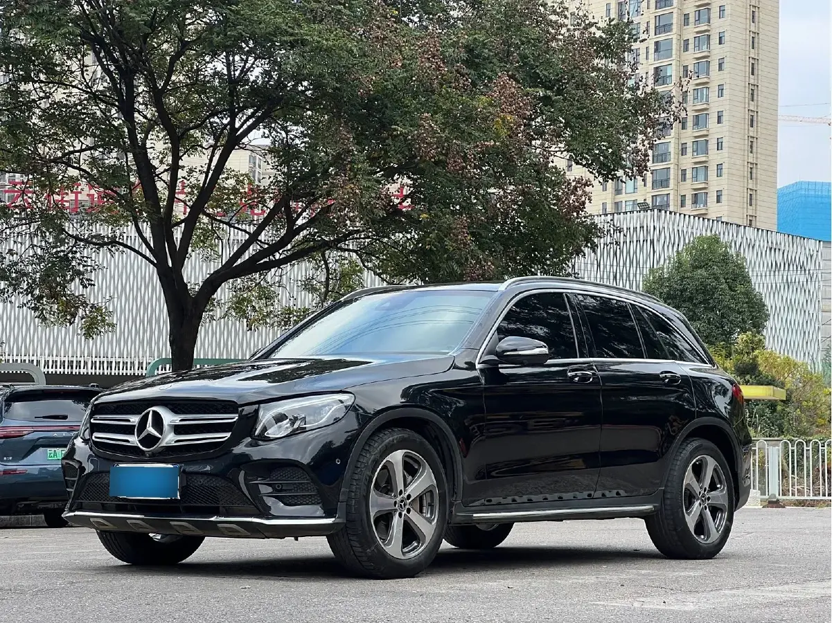 2017 Mercedes-Benz GLC Class 2.0T 211HP L4 9AT