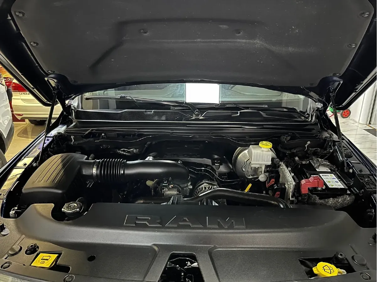 2011 RAM Trucks 5.7L 395HP V8 5AT,autocango,china used car exporter,china ev exporter,chinese used car exporter,chinese used ev exporter