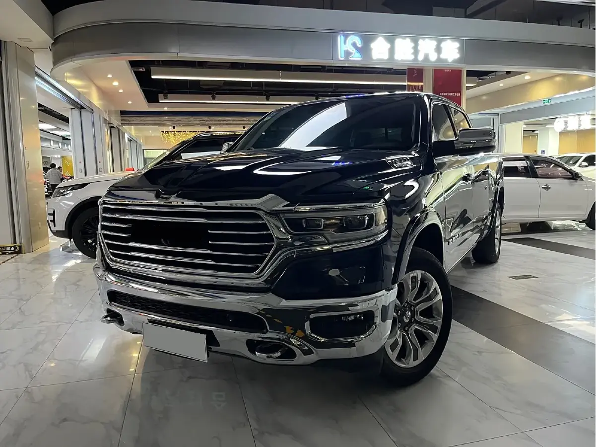 2011 RAM Trucks 5.7L 395HP V8 5AT