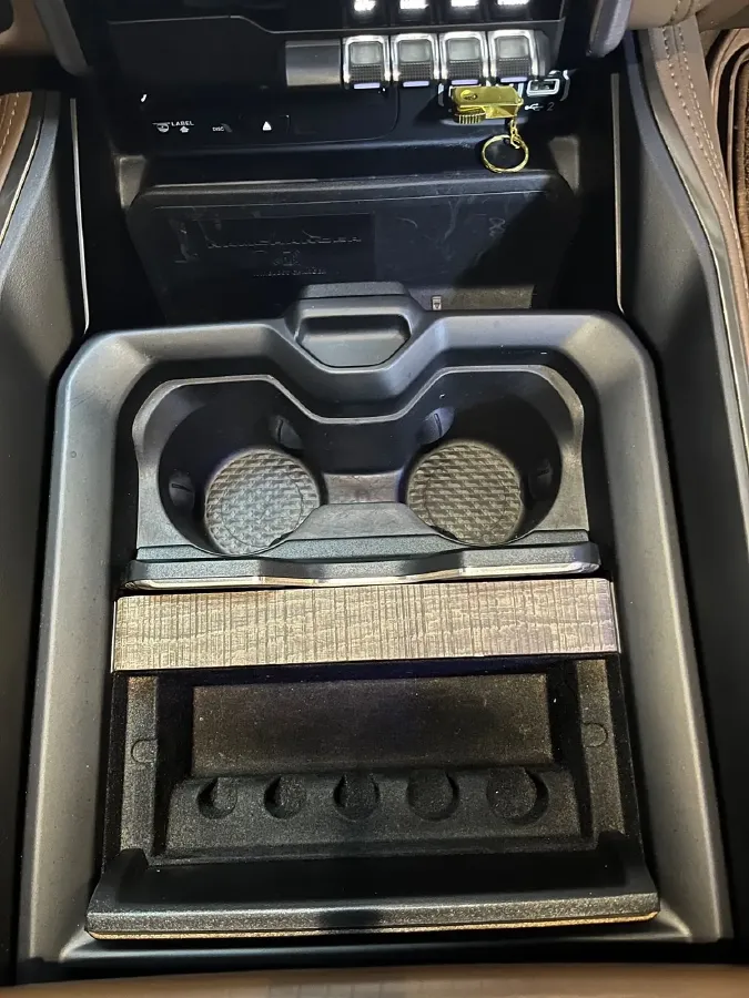 2011 RAM Trucks 5.7L 395HP V8 5AT,autocango,china used car exporter,china ev exporter,chinese used car exporter,chinese used ev exporter