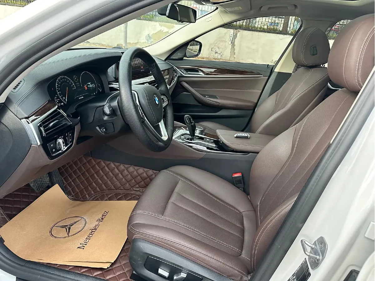 2019 BMW 5 Series 2.0T 184HP L4 8AT,autocango,china used car exporter,china ev exporter,chinese used car exporter,chinese used ev exporter