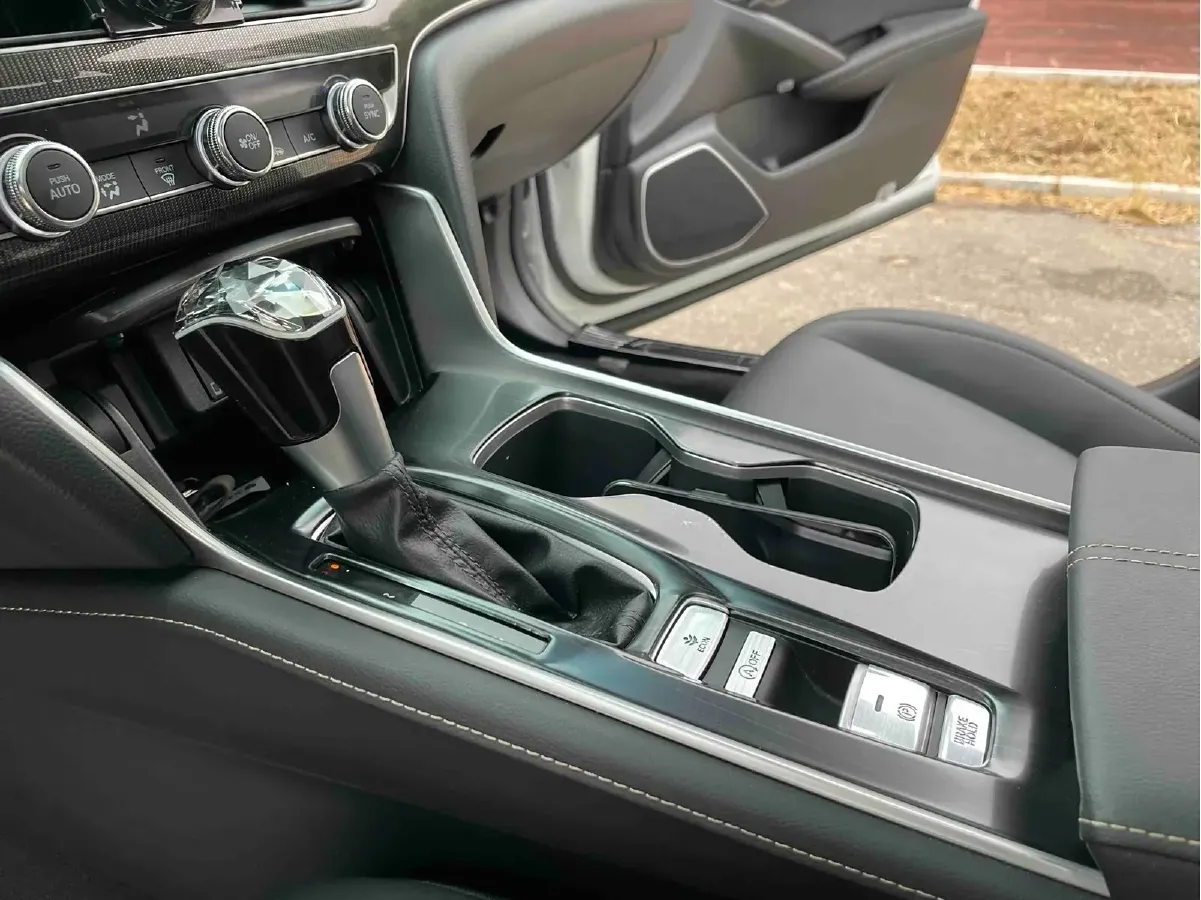 2022 Honda Accord 1.5T 194HP L4 CVT,autocango,china used car exporter,china ev exporter,chinese used car exporter,chinese used ev exporter