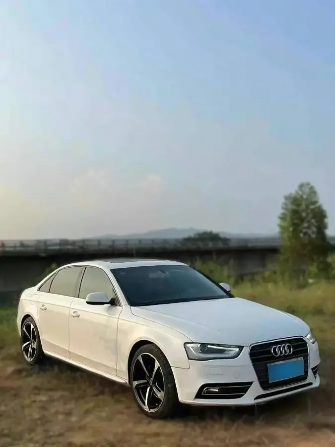 2013 Audi A4L 2.0T 180HP L4 CVT
