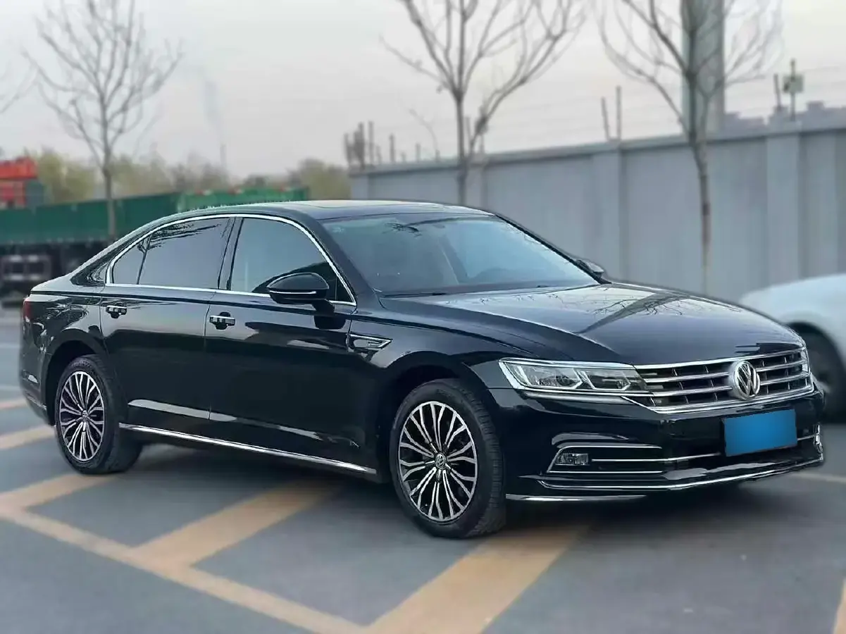 2018 Volkswagen Phideon 2.0T 224HP L4 7DCT
