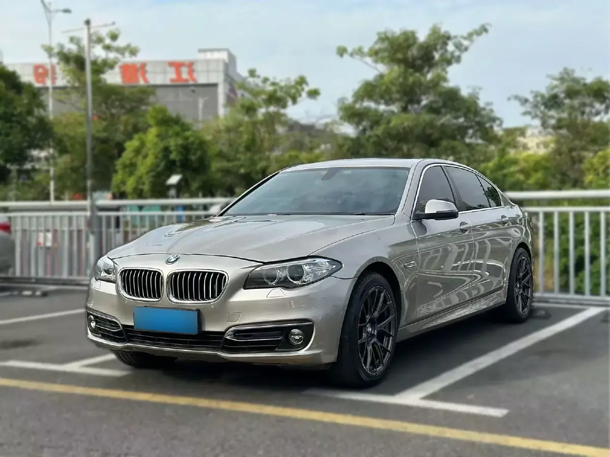 2014 BMW 5 Series 2.0T 245HP L4 8AT