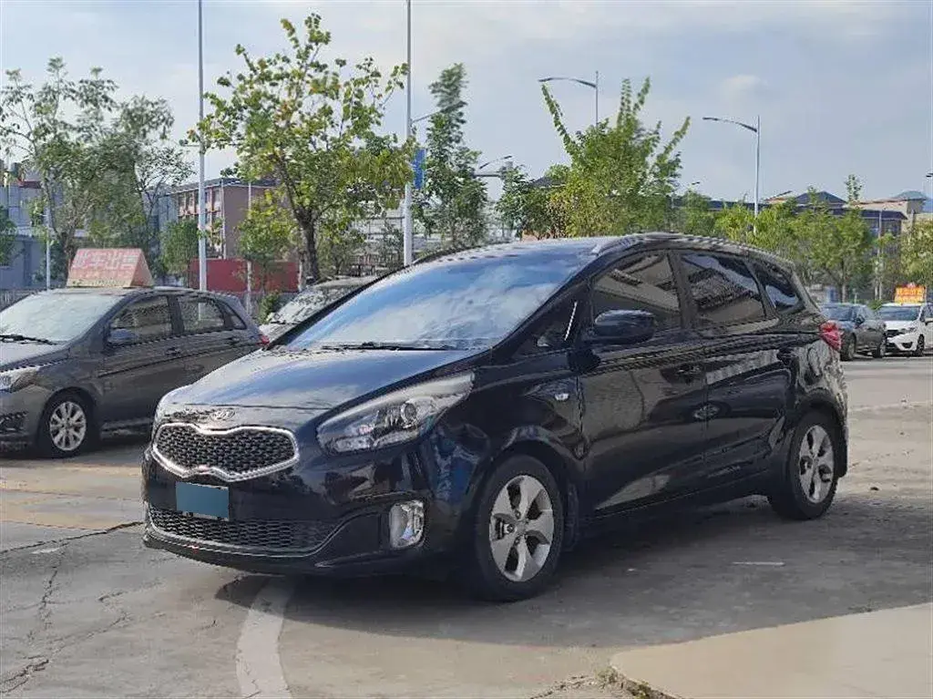 2013 Kia Carens 2.0L 152HP L4 6AT