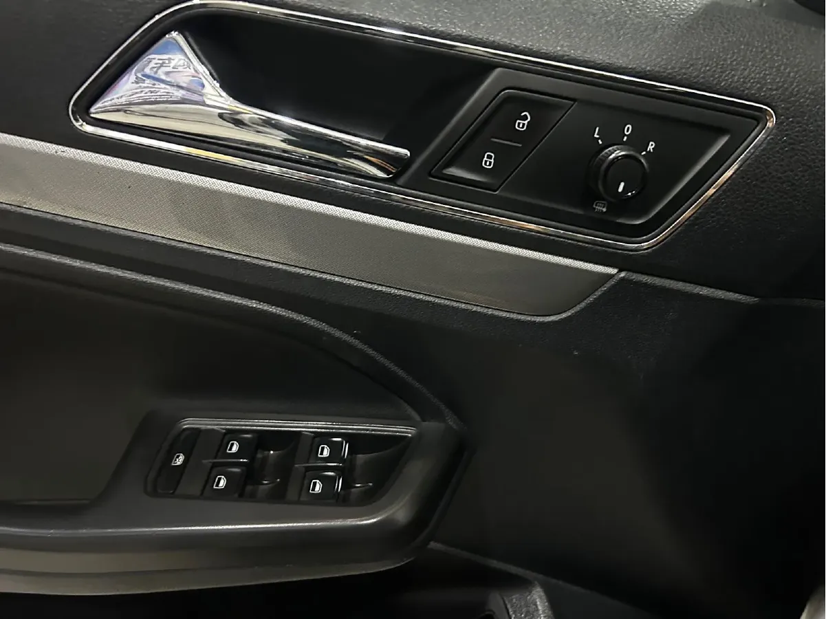 2015 Volkswagen Lavida 1.4T 131HP L4 7DCT,autocango,china used car exporter,china ev exporter,chinese used car exporter,chinese used ev exporter