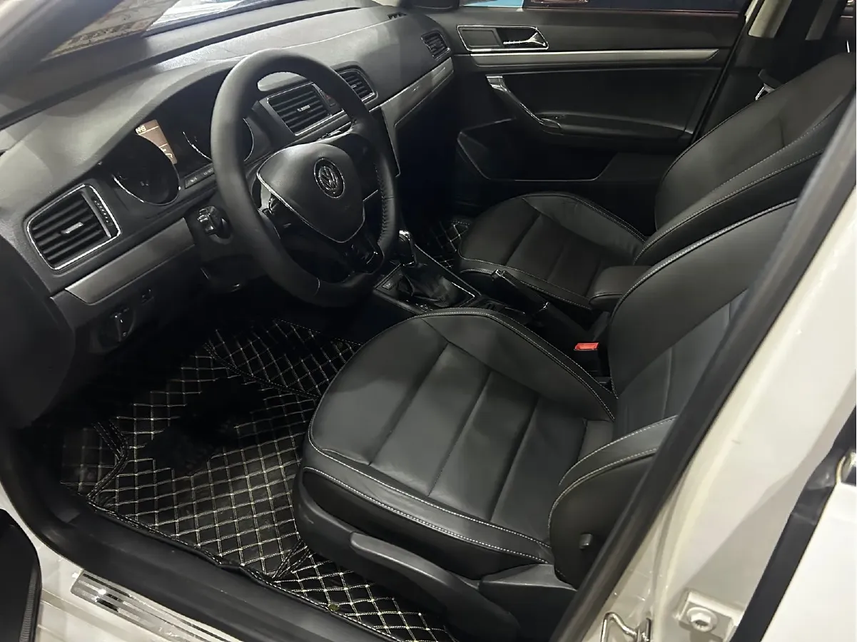 2015 Volkswagen Lavida 1.4T 131HP L4 7DCT,autocango,china used car exporter,china ev exporter,chinese used car exporter,chinese used ev exporter