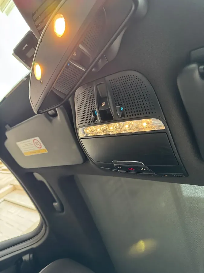 2017 Mercedes-Benz GLC Class 2.0T 245HP L4 9AT,autocango,china used car exporter,china ev exporter,chinese used car exporter,chinese used ev exporter